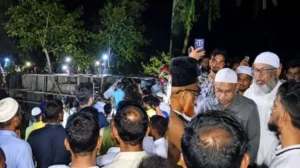 লংমার্চ থেকে ফেরার পথে দুর্ঘটনা, সাতক্ষীরায় বাস খাদে পড়ে ১ জন নিহত